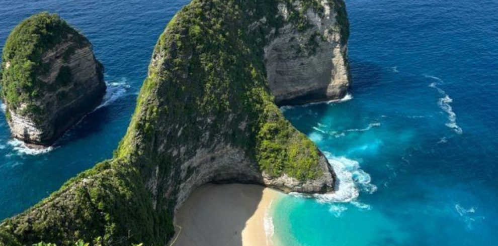 enjoy scenic routes in Bali with travel gen