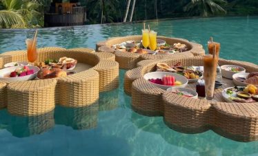 breakfast in Bali with travel generation