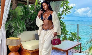 yona beach visit with travel gen